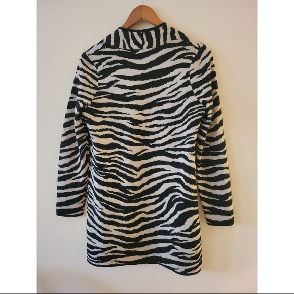 Women’s Cardigan - Picture 2 of 3